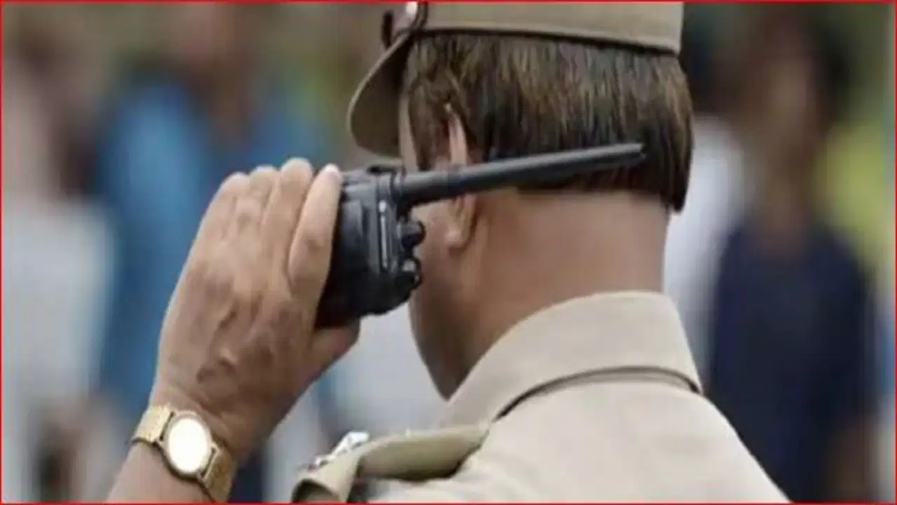 ऐसा क्या हुआ कि चोरी करने आए चोर थर-थर कांपने लगे.. फिर खुद बुला ली पुलिस ऐसा क्या हुआ कि चोरी करने आए चोर थर-थर कांपने लगे.. फिर खुद बुला ली पुलिस