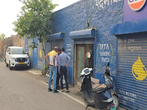 PWD के ठेकेदार के ठिकानों पर इनकम टैक्स की रेड:जयपुर से पहुंची टीम ने ऑफिस में खंगाले दस्तावेज; पेपरलीक में SOG कर चुकी है गिरफ्तार
