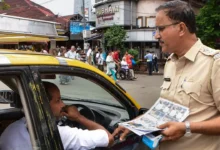 मराठी नहीं बोलने पर ऑटो-टैक्सी वालों पर खूब चला पुलिस का डंडा, पहले ही दिन 1,268 ड्राइवरों को नोटिस