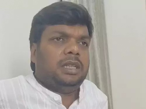 ‘कनपट्टी पर बंदूक रखकर आंखें बांधी, एनकाउंटर की धमकी दी’:सबा से पुलिस बोली- कहां से ली जिहाद की ट्रेनिंग, जेल में बंद छात्रों की आपबीती