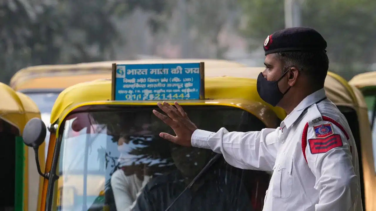 10 लाख रुपये पहुंचा जुर्माना, एक स्कूटर, 96 चालान…गुरुग्राम पुलिस ने जब्त की गाड़ी