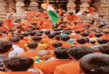 भोरमदेव मंदिर में कांवड़ियों की भीड़ से बिगड़ी व्यवस्था, सीढ़ियों पर एक-दूसरे के ऊपर गिरे श्रद्धालु