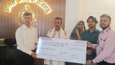 ड्यूटी के दौरान दिवंगत प्रधान आरक्षक के परिवार को पुलिस सैलरी पैकेज के तहत 1 करोड़ 23 लाख रुपए की आर्थिक सहायता