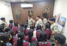 “जन सुरक्षा–युवा सृजन संवाद” के माध्यम से विद्यार्थियों को कानून, सुरक्षा और पुलिस की कार्यप्रणाली की दी जा रही है जानकारी