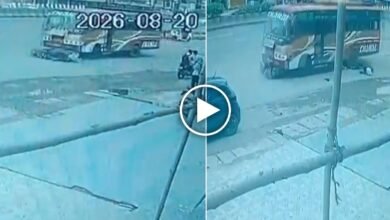 रायपुर में बस की टक्कर से मचा हड़कंप: स्कूटी सवार युवक-मासूम घायल, CCTV में कैद हुआ हादसे का खौफनाक मंजर रायपुर में बस की टक्कर से मचा हड़कंप: स्कूटी सवार युवक-मासूम घायल, CCTV में कैद हुआ हादसे का खौफनाक मंजर