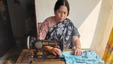 ग्राम दौना की संतोषी डहरिया दो महिलाओं को भी दे रहीं रोजगार ग्राम दौना की संतोषी डहरिया दो महिलाओं को भी दे रहीं रोजगार
