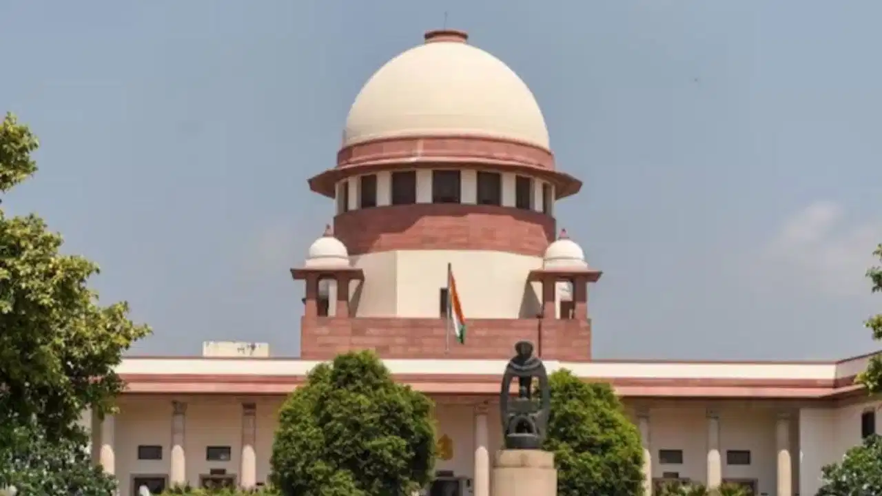 ‘बेटे-बहू को घर से निकालने का आदेश सही’, SC ने पलटा इलाहाबाद HC का फैसला, जानें मामला ‘बेटे-बहू को घर से निकालने का आदेश सही’, SC ने पलटा इलाहाबाद HC का फैसला, जानें मामला