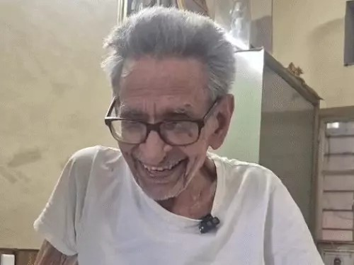 100 साल जीकर क्या किया, ‘करोड़पति फकीर’ से सीखिए:स्कॉलरशिप और मदद से पढ़ाई कीं, अमेरिका में प्रोफेसर रहे; शिक्षा के लिए दान कर दी करोड़ों की कमाई 100 साल जीकर क्या किया, ‘करोड़पति फकीर’ से सीखिए:स्कॉलरशिप और मदद से पढ़ाई कीं, अमेरिका में प्रोफेसर रहे; शिक्षा के लिए दान कर दी करोड़ों की कमाई