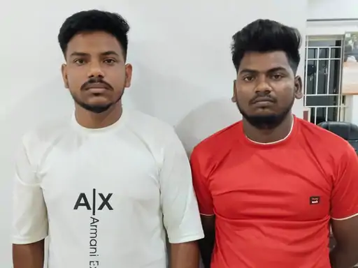 सेल्फ ड्राइव कार हादसे के बाद 2 लाख की वसूली का आरोप, दो युवक गिरफ्तार; चार लग्जरी वाहन जब्त सेल्फ ड्राइव कार हादसे के बाद 2 लाख की वसूली का आरोप, दो युवक गिरफ्तार; चार लग्जरी वाहन जब्त