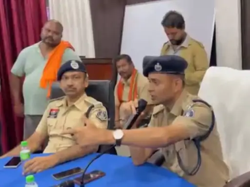 दुर्ग में ऑटो-ई-रिक्शा चालकों का होगा अनिवार्य रजिस्ट्रेशन, QR कोड से मिलेगी पहचान; किराया और रोटेशन सिस्टम भी तय होगा दुर्ग में ऑटो-ई-रिक्शा चालकों का होगा अनिवार्य रजिस्ट्रेशन, QR कोड से मिलेगी पहचान; किराया और रोटेशन सिस्टम भी तय होगा