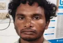 सरगुजा में बेटे ने मां-बाप को कुल्हाड़ी से काटा : शव बोरे में बांधे, बदबू रोकने गोबर से कमरे की लिपाई की