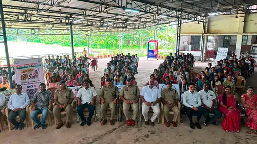 बैंक अधिकारी बनकर OTP मांगते हैं ठग, पुलिस ने छात्रों को किया अलर्ट बैंक अधिकारी बनकर OTP मांगते हैं ठग, पुलिस ने छात्रों को किया अलर्ट