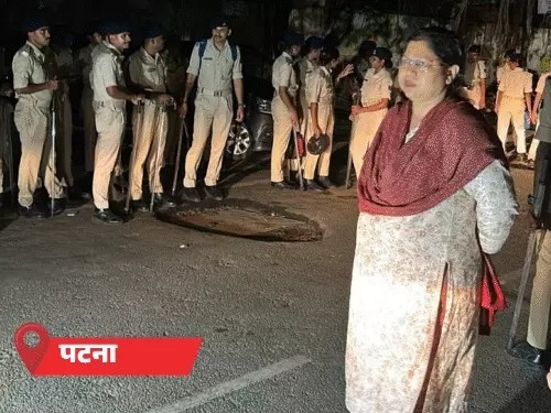बिहार में हड़ताल पर 42 हजार सफाई कर्मचारी:पुलिस की निगरानी में रात में उठ रहा कचरा; गली-मोहल्लों में फैला कूड़ा; बीमारियों का बढ़ा खतरा