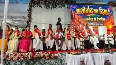 खारुन नदी के तट पर गूंजे हर-हर महादेव, ‘आशीर्वाद का दिया’ कार्यक्रम में शामिल हुए CM साय खारुन नदी के तट पर गूंजे हर-हर महादेव, ‘आशीर्वाद का दिया’ कार्यक्रम में शामिल हुए CM साय