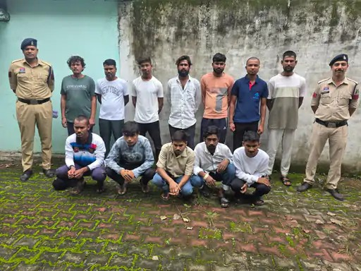 दुर्ग में साइबर ठगी-सट्टे के नेटवर्क पर बड़ा एक्शन, 257 गिरफ्तार