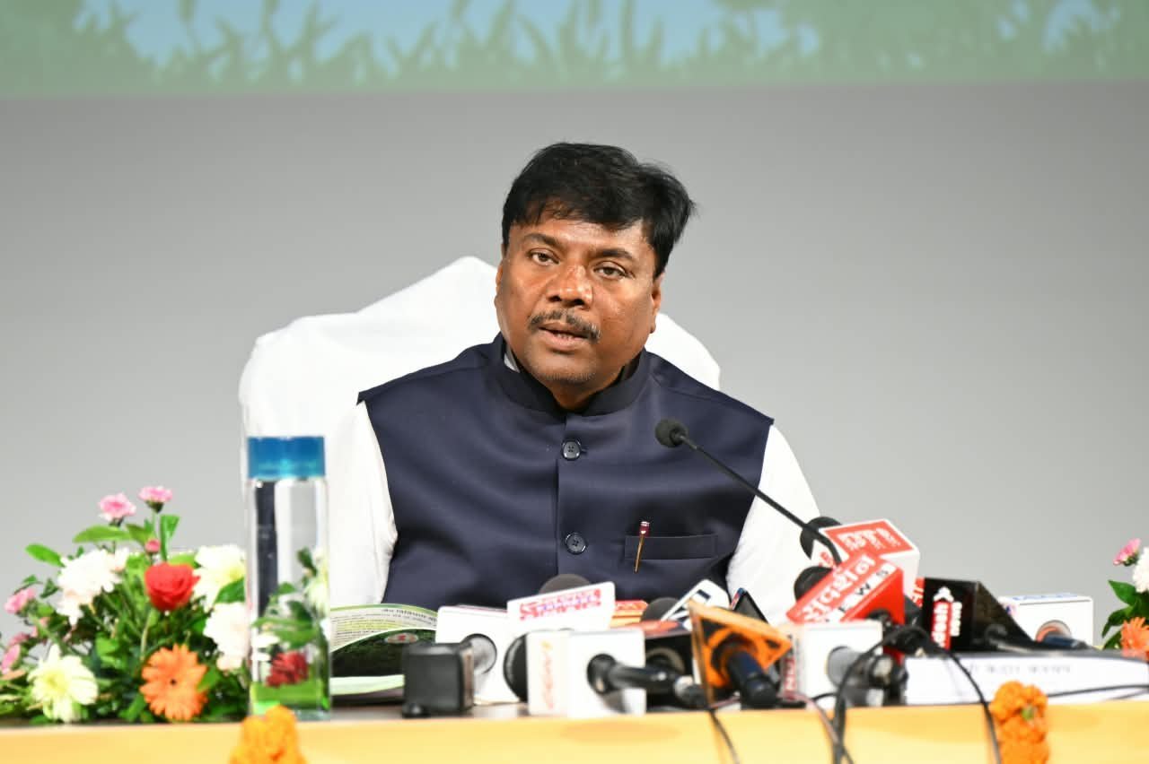 वन मंत्री केदार कश्यप बोले- हरित छत्तीसगढ़ का संकल्प, 2 साल में 3.67 करोड़ पौधे लगे: बाघ 18 से बढ़कर 35 हुए; बस्तर में रोजगार बढ़ेगा