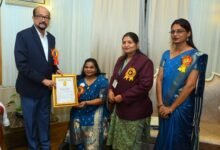 राज्यपाल रमेन डेका ने वर्ल्ड ऑडियो बुक टीम को किया सम्मानित, दृष्टिबाधितों के लिए तैयार की जा रही पढ़ाई की सामग्री