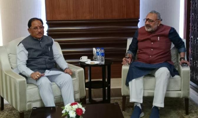 छत्तीसगढ़ बनेगा सेंट्रल इंडिया का टेक्सटाइल हब: CM साय की केंद्रीय मंत्री गिरिराज सिंह से मुलाकात, निवेश और रोजगार बढ़ाने पर हुई चर्चा