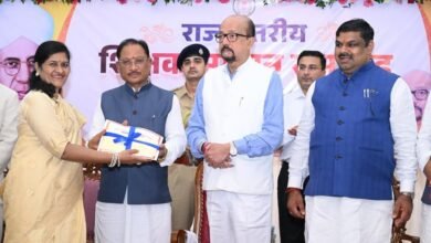 शिक्षक दिवस पर सम्मान: 63 उत्कृष्ट शिक्षकों को राज्यपाल पुरस्कार, 4 को विशेष सम्मान; 2026-27 के लिए 64 शिक्षकों के नाम घोषित शिक्षक दिवस पर सम्मान: 63 उत्कृष्ट शिक्षकों को राज्यपाल पुरस्कार, 4 को विशेष सम्मान; 2026-27 के लिए 64 शिक्षकों के नाम घोषित