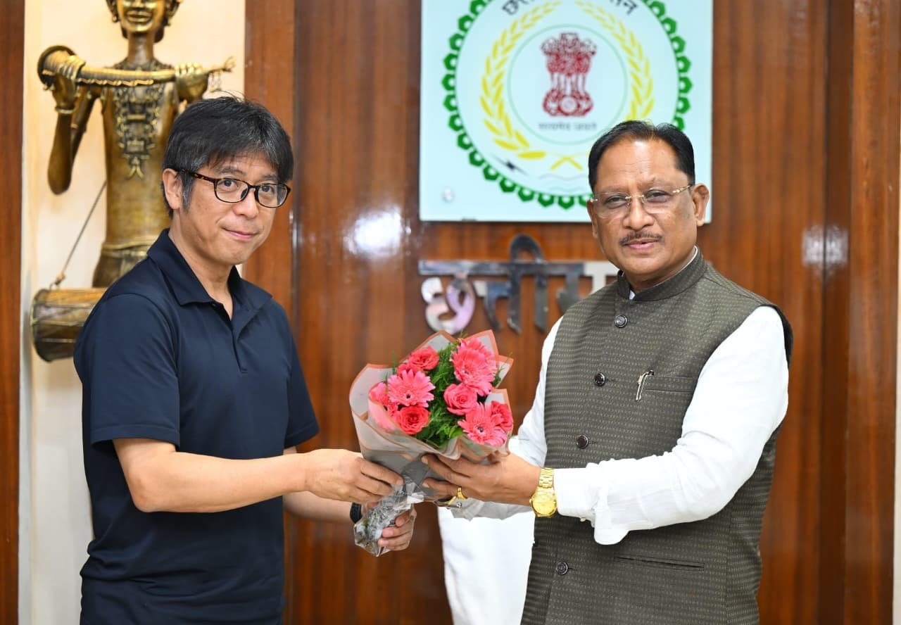 जापान के 17 छात्र पहुंचे छत्तीसगढ़: CM साय ने बताया सिरपुर का इतिहास, NIT रायपुर के स्टार्टअप और तकनीकी नवाचारों में दिखी रुचि