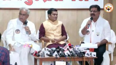BREAKING : PM आवास पर बघेल-विजय शर्मा की सीधी भिड़ंत, पूर्व CM बोले- 7 लाख स्वीकृत, डिप्टी CM ने कहा- गणना सही करिए
