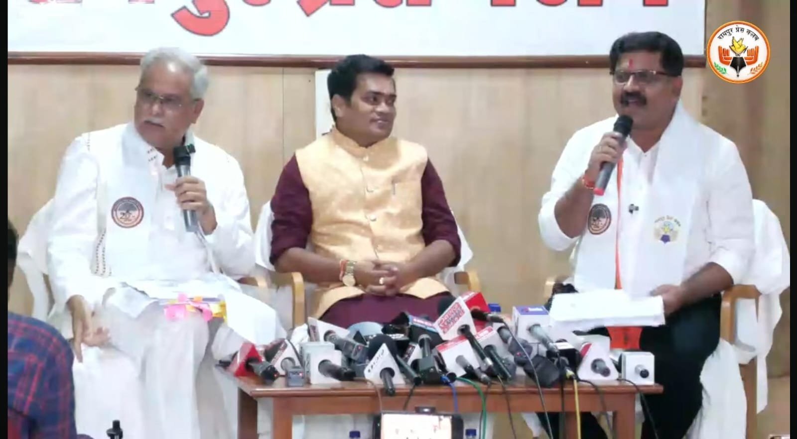 BREAKING : PM आवास पर बघेल-विजय शर्मा की सीधी भिड़ंत, पूर्व CM बोले- 7 लाख स्वीकृत, डिप्टी CM ने कहा- गणना सही करिए