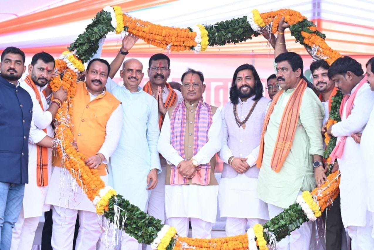 विश्वकर्मा जयंती पर बीरगांव पहुंचे CM साय: 76 प्रतिभाओं का सम्मान किया, बोले- श्रम, कौशल और सृजन से आगे बढ़ेगा छत्तीसगढ़