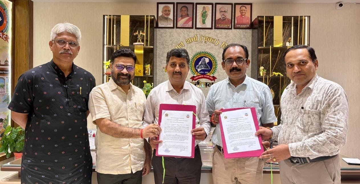 PSSOU के दो अहम MOU: MUMT और जनजातीय अनुसंधान केंद्र से समझौता, शिक्षा, डिजिटल लर्निंग और संयुक्त शोध को मिलेगा बढ़ावा PSSOU के दो अहम MOU: MUMT और जनजातीय अनुसंधान केंद्र से समझौता, शिक्षा, डिजिटल लर्निंग और संयुक्त शोध को मिलेगा बढ़ावा