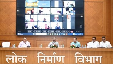 CG में सड़कों की हालत पर डिप्टी CM नाराज: 15 अक्टूबर तक गड्ढे भरने के निर्देश, अधिकारियों को 2-3 दिन में निरीक्षण करना होगा CG में सड़कों की हालत पर डिप्टी CM नाराज: 15 अक्टूबर तक गड्ढे भरने के निर्देश, अधिकारियों को 2-3 दिन में निरीक्षण करना होगा