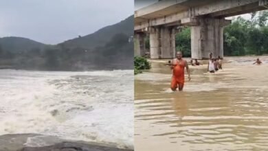 चंदौली में बाढ़ जैसे हालात! सड़क पर डेढ़ फीट पानी का तेज बहाव चंदौली में बाढ़ जैसे हालात! सड़क पर डेढ़ फीट पानी का तेज बहाव