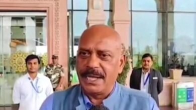राम मंदिर ट्रस्ट के नए CEO ने अयोध्या में टेका माथा, रामलला के दर्शन से शुरू हुई नई पारी राम मंदिर ट्रस्ट के नए CEO ने अयोध्या में टेका माथा, रामलला के दर्शन से शुरू हुई नई पारी