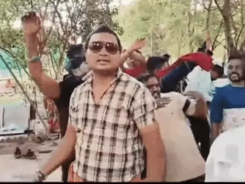 SLRM सेंटर में अधिकारियों-कर्मचारियों की पार्टी का VIDEO वायरल, ‘डिस्को डांसर’ पर झूमते दिखे स्वास्थ्य अधिकारी; निगम ने जारी किया नोटिस