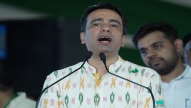 ‘G फॉर गन्ना’ से जयंत का किसान कनेक्ट, अखिलेश पर दाम बढ़ाने को लेकर साधा निशाना ‘G फॉर गन्ना’ से जयंत का किसान कनेक्ट, अखिलेश पर दाम बढ़ाने को लेकर साधा निशाना