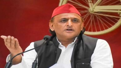 DM आवास पर ‘आशीर्वाद का दीया’ को लेकर अखिलेश का सवाल, BJP पर निशाना