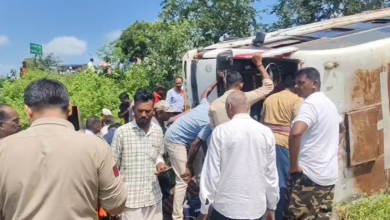 CG Accident News: कर्मचारियों से भरी बस पलटी, एक की मौत, 20 से ज्यादा घायल CG Accident News: कर्मचारियों से भरी बस पलटी, एक की मौत, 20 से ज्यादा घायल