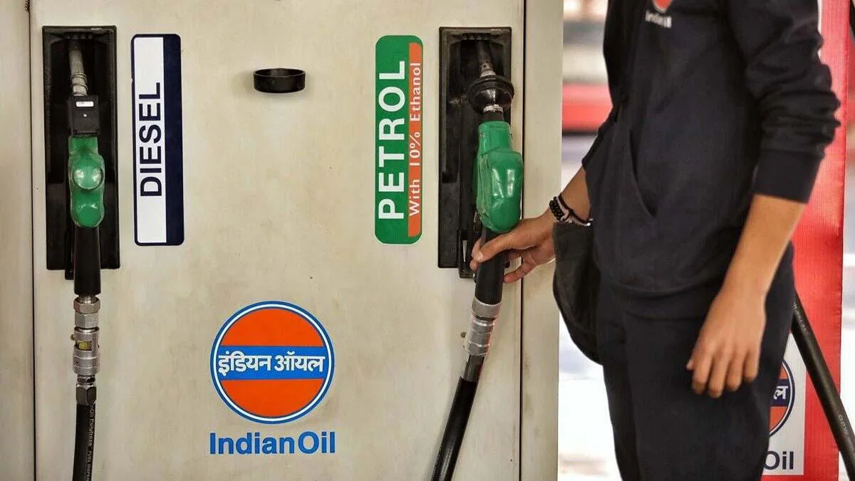 पेट्रोल-डीजल भरवाने से पहले दिखाना होगा PUC! UP में मोबाइल ऐप से जांच का अभ्यास शुरू पेट्रोल-डीजल भरवाने से पहले दिखाना होगा PUC! UP में मोबाइल ऐप से जांच का अभ्यास शुरू