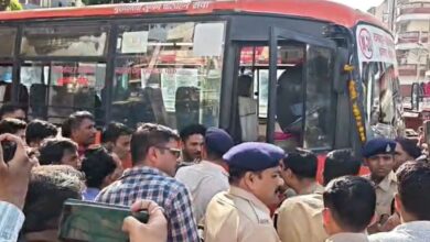 इंदौर राजवाड़ा में दर्दनाक हादसा, सरकारी बस ने तीन लोगों को कुचला, एक की मौत और अन्य दो घायल, घटना CCTV में कैद