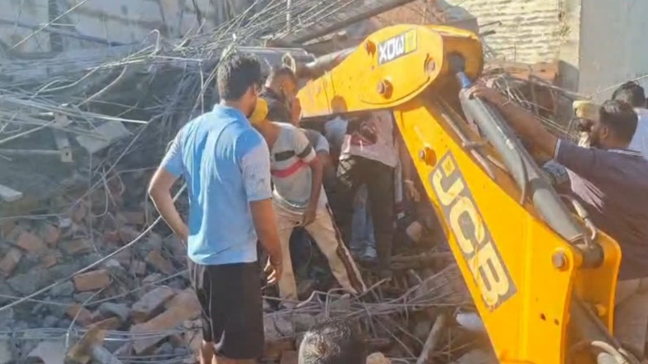 हरियाणा के अंबाला में बड़ा हादसा, निर्माणाधीन 3 मंजिला इमारत ढहने से 4 मजदूरों की मौत, मलबे में फंसे लोगों का रेस्क्यू जारी