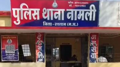 रतलाम: फोरलेन पर मिला अज्ञात व्यक्ति का शव, शिनाख्ती में जुटी पुलिस, हादसे की जताई आशंका