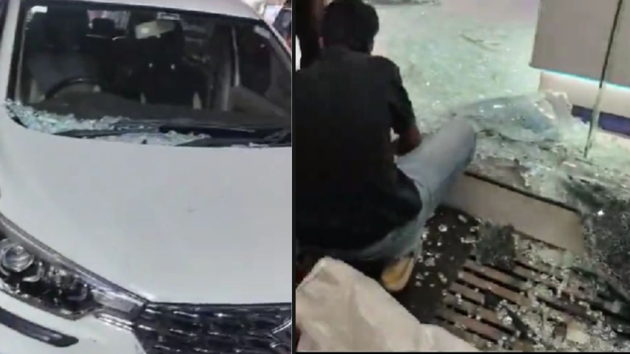 सीहोर में बेकाबू कार मोबाइल शोरूम में घुसी, चौराहे पर मची अफरा-तफरी सीहोर में बेकाबू कार मोबाइल शोरूम में घुसी, चौराहे पर मची अफरा-तफरी