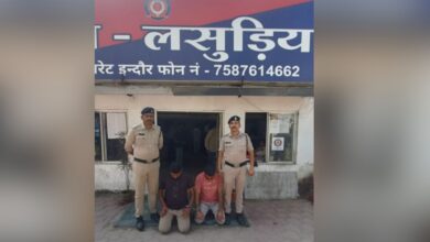 ढाबे पर विवाद के बाद हथियार दिखाकर फरार हुए दो युवकों को पुलिस ने किया गिरफ्तार, CCTV से ट्रेस हुई टाटा हैरियर, कट्टा-कारतूस बरामद