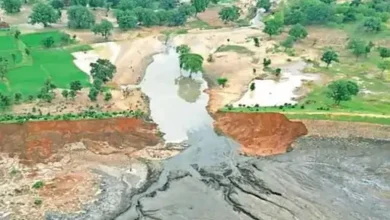 बारिश में बह गए करोड़ों के बांध, निर्माण की गुणवत्ता पर उठे सवाल; जांच में सामने आएगी नींव की हकीकत बारिश में बह गए करोड़ों के बांध, निर्माण की गुणवत्ता पर उठे सवाल; जांच में सामने आएगी नींव की हकीकत