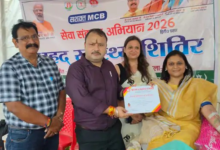 स्वास्थ्य मंत्री ने किया रक्तदान, कलेक्टर और मितानिनों ने भी बढ़ाया हाथ