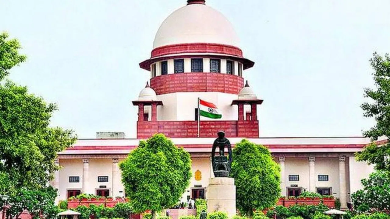 मुंबई की पूर्व मेयर विशाखा राउत की अयोग्यता पर SC में सुनवाई, पार्षद सीट खाली रखने का निर्देश
