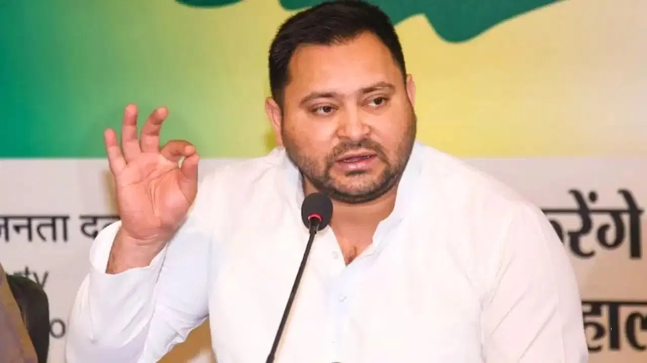 बांका कांड के आरोपियों की गिरफ्तारी कब… तेजस्वी बोले- क्या इनकी भी रील-जाति देख प्रतिक्रिया देंगे सम्राट चौधरी बांका कांड के आरोपियों की गिरफ्तारी कब… तेजस्वी बोले- क्या इनकी भी रील-जाति देख प्रतिक्रिया देंगे सम्राट चौधरी