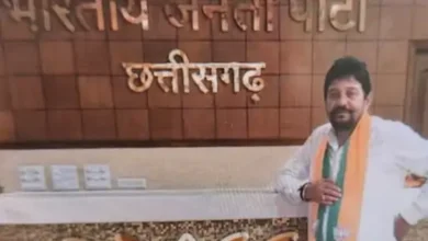 पूर्व पटवारी कमलेश राजपूत के परिवार में 4 सरकारी अधिकारी, ED की कार्रवाई के बाद संपत्तियों की जांच तेज होने के संकेत पूर्व पटवारी कमलेश राजपूत के परिवार में 4 सरकारी अधिकारी, ED की कार्रवाई के बाद संपत्तियों की जांच तेज होने के संकेत