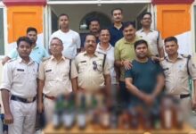 गांधी जयंती “ड्राई डे” पर आबकारी विभाग का एक्शन, रिटायर्ड फौजी के घर रेड, आर्मी कैंटीन की ब्रांडेड महंगी अंग्रेजी शराब जब्त