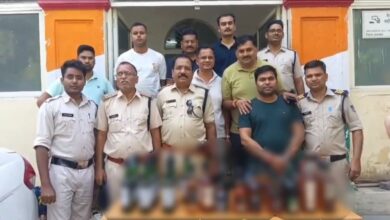 गांधी जयंती “ड्राई डे” पर आबकारी विभाग का एक्शन, रिटायर्ड फौजी के घर रेड, आर्मी कैंटीन की ब्रांडेड महंगी अंग्रेजी शराब जब्त