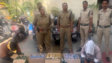 ड्राई डे पर इंदौर में आबकारी विभाग का एक्शन, दो ठिकानों से 72.85 लीटर अवैध शराब की जब्त, आरोपियों के खिलाफ मामला दर्ज