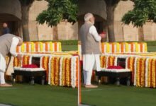 गांधी जयंती पर राजघाट पहुंचे PM मोदी, बापू को दी श्रद्धांजलि, लाल बहादुर शास्त्री को भी किया नमन